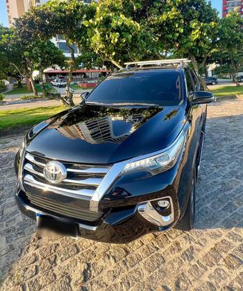 TOYOTA HILUX SW4 2.8 SRX 4X4 16V TURBO INTERCOOLER DIESEL 4P AUTOMÁTICO TOYOTA HILUX SW4 2.8 SRX 4X4 16V TURBO INTERCOOLER DIESEL 4P AUTOMÁTICO